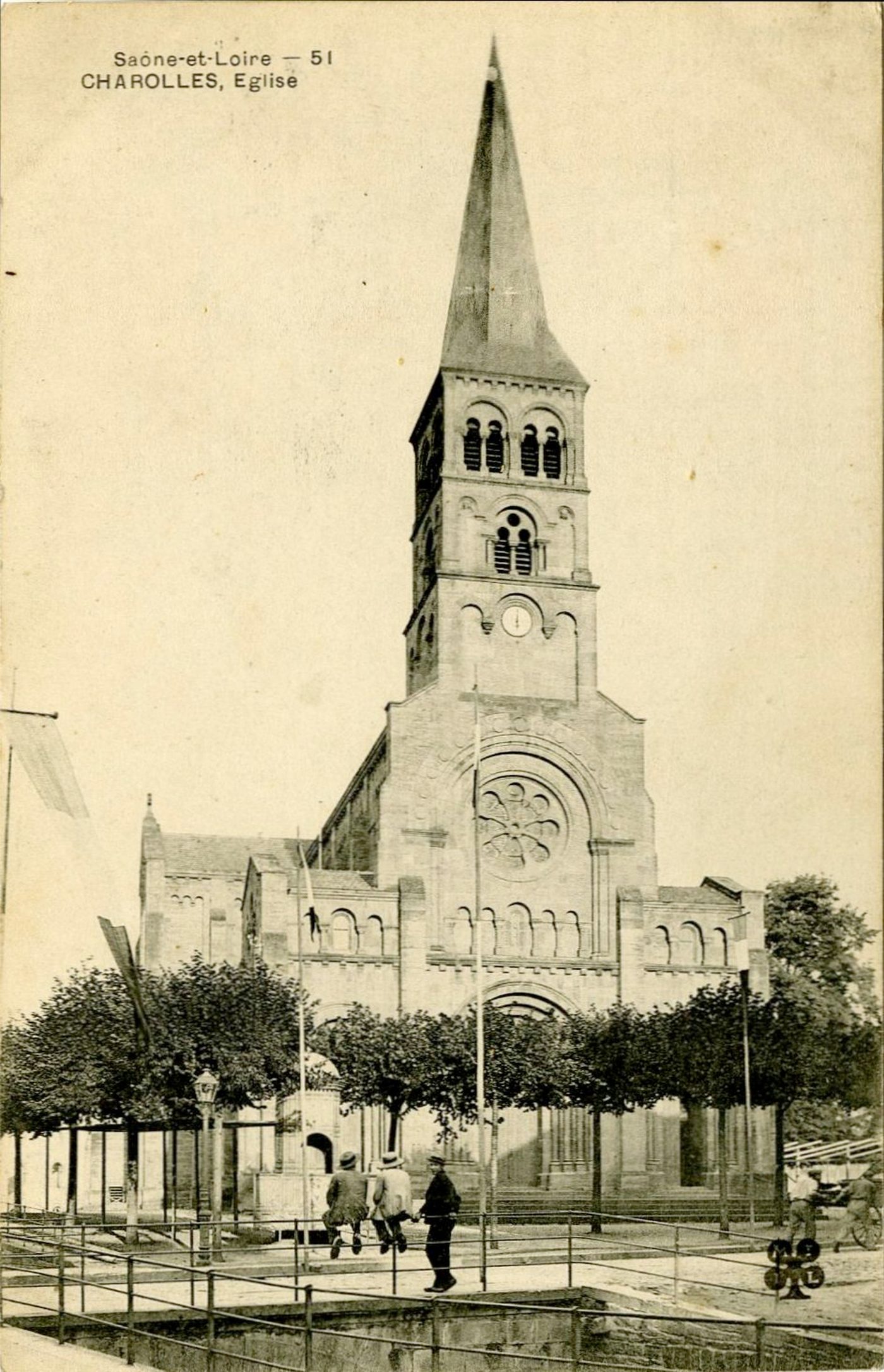 Charolles. Eglise.