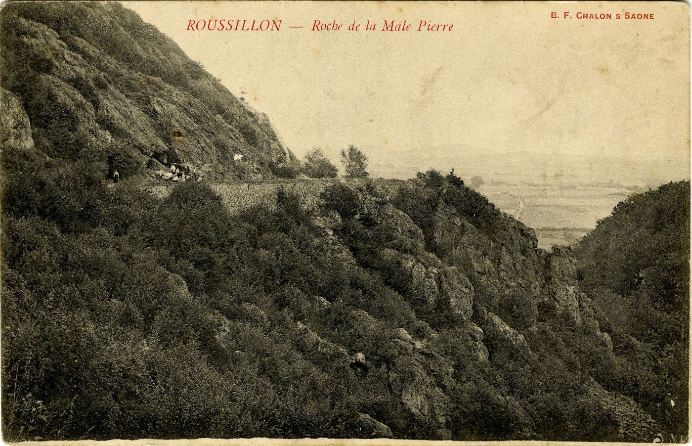 Roussillon.- Roche de la Mâle Pierre.