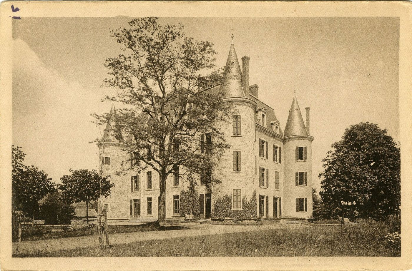 Château du Thil près Saint-Boil.