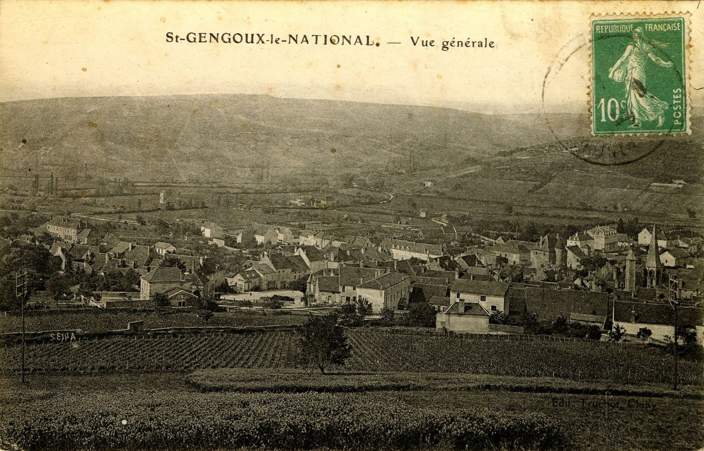 Saint-Gengoux-le-National. Vue générale.