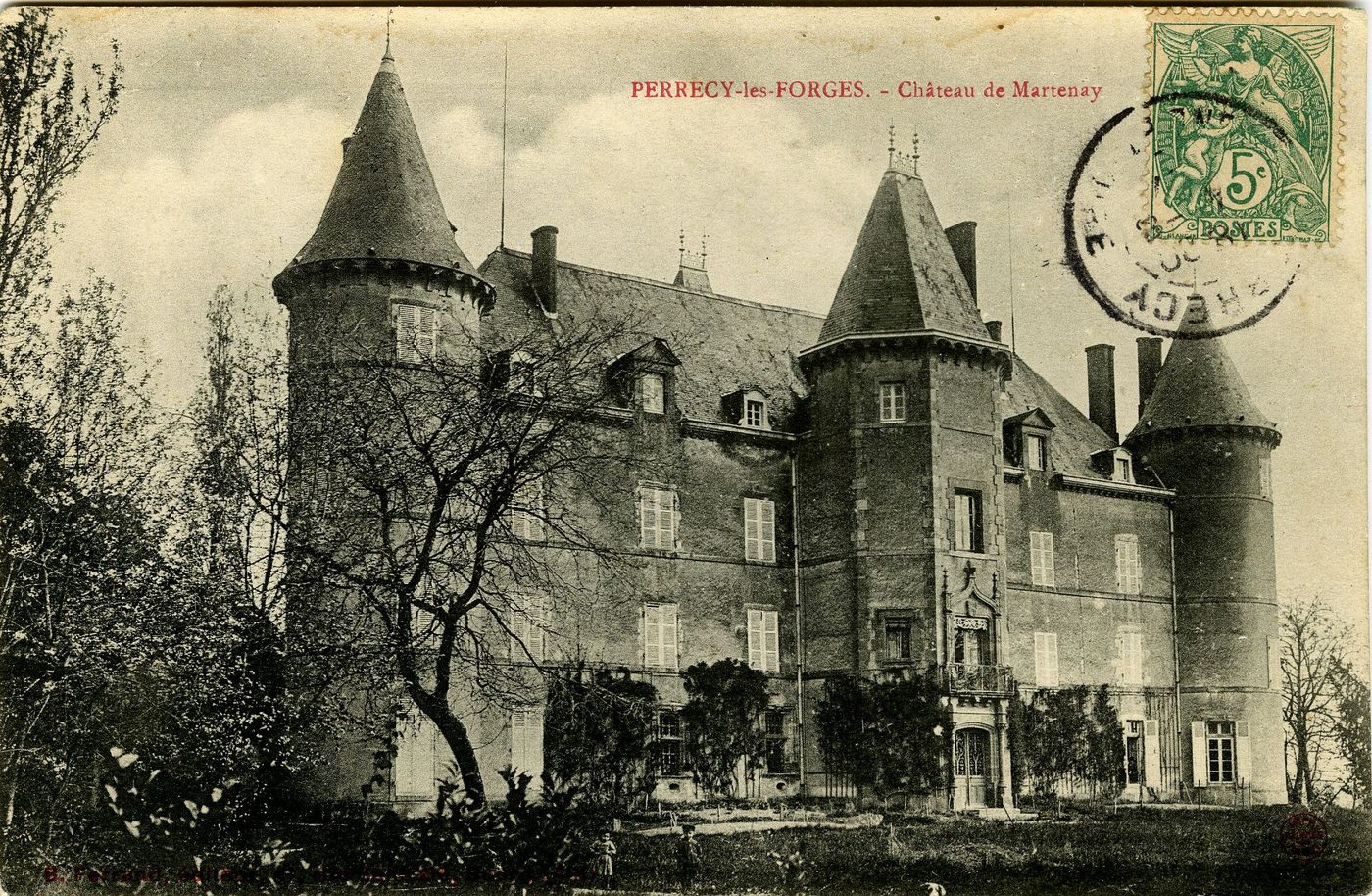 Perrecy-les-Forges. Château de Martenay.