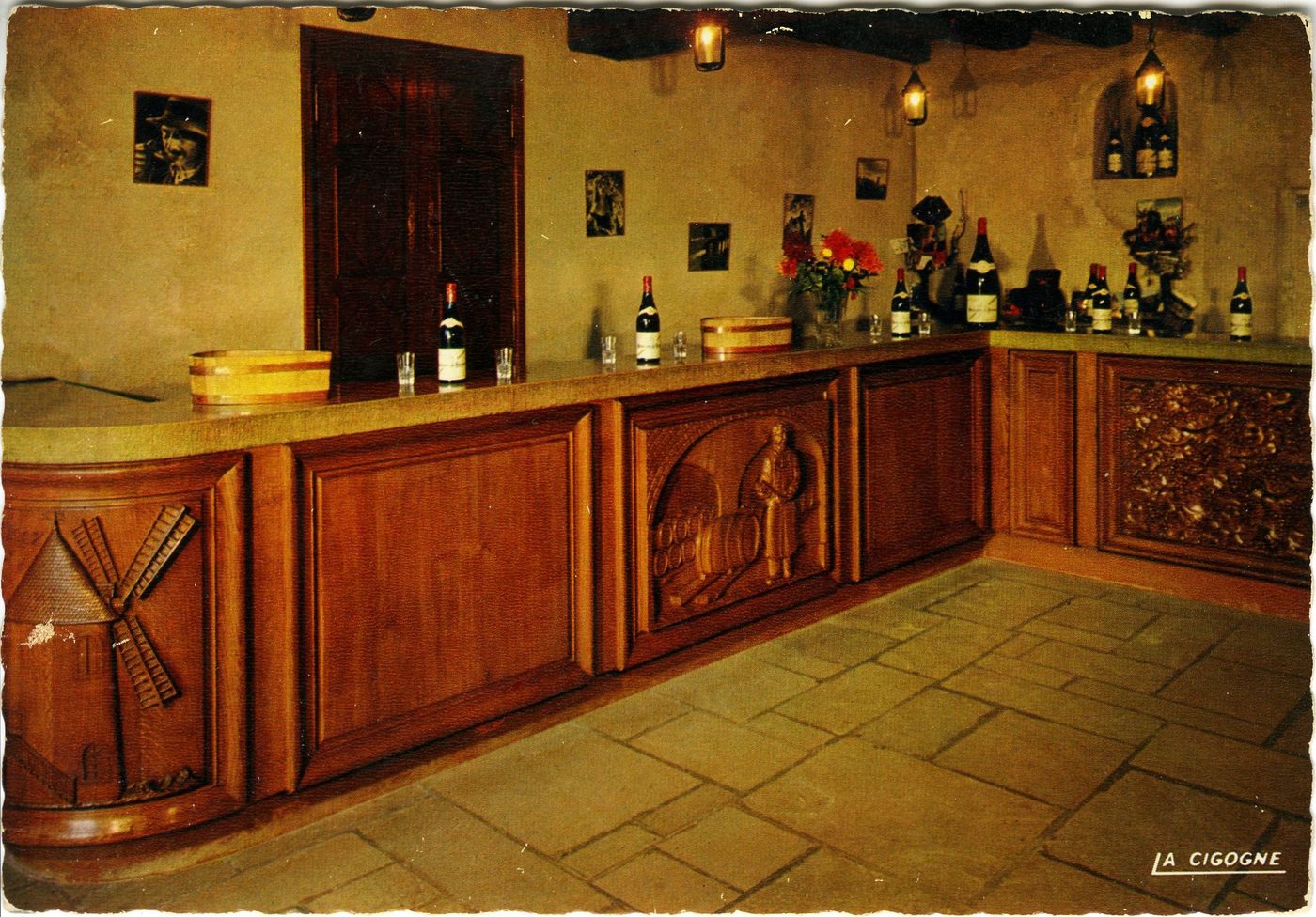 Caveau du moulin à vent. Grand cru Beaujolais - Bourgogne, Romanèche-Thorins (71) et Chenas (69).