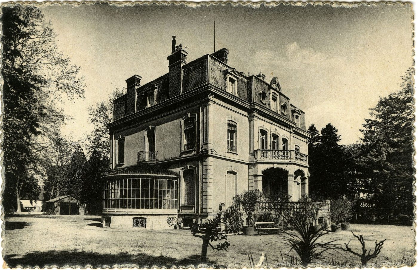 Sennecey-le-Grand. Le château Bouchard.