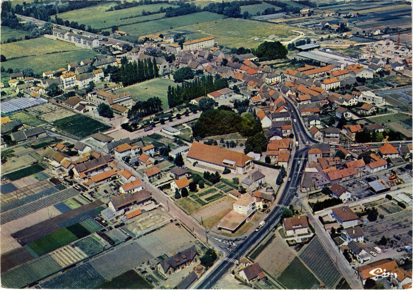 Saint-Marcel. Vue aérienne.