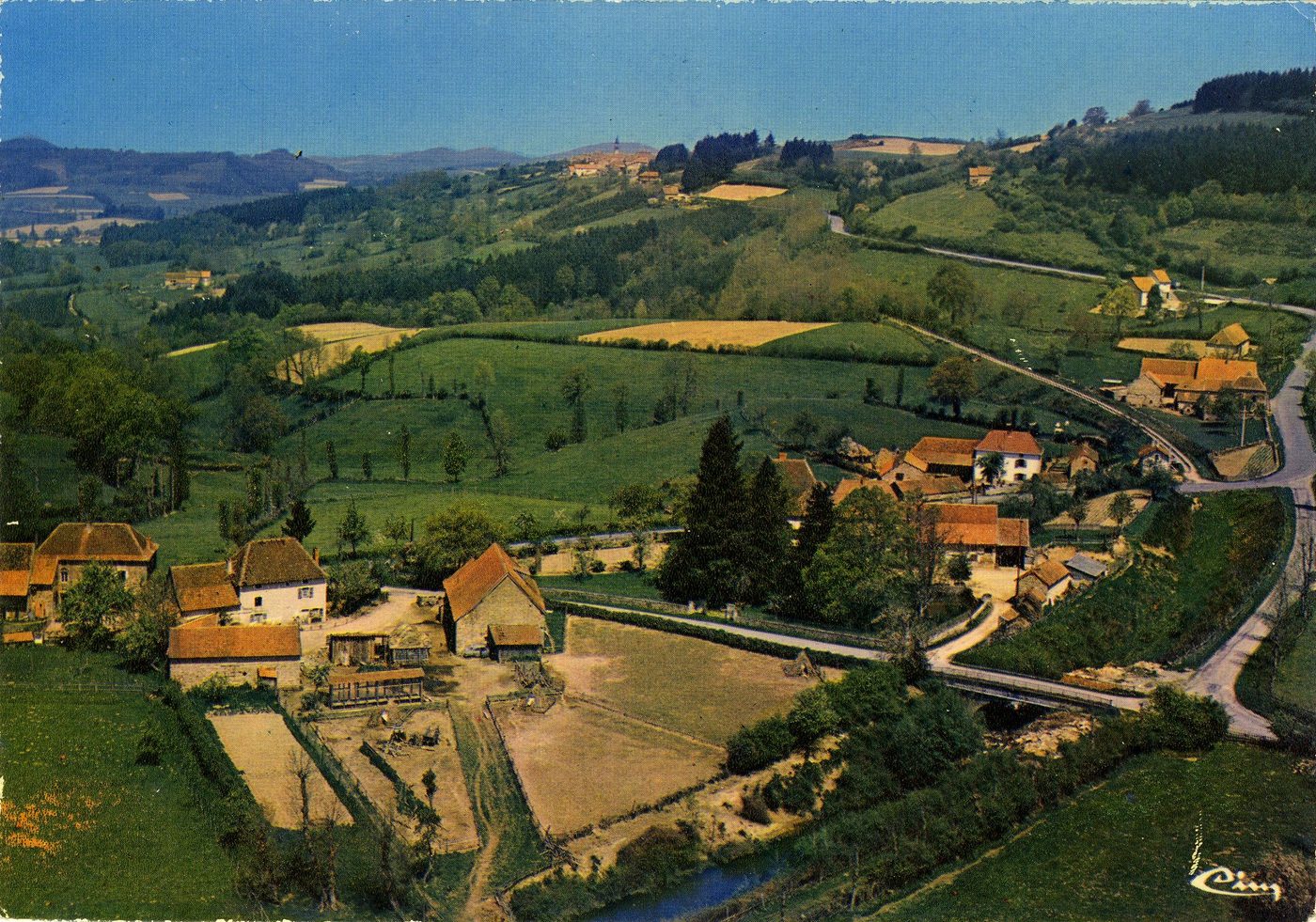 Montmelard. Hameau de Vicelaire.