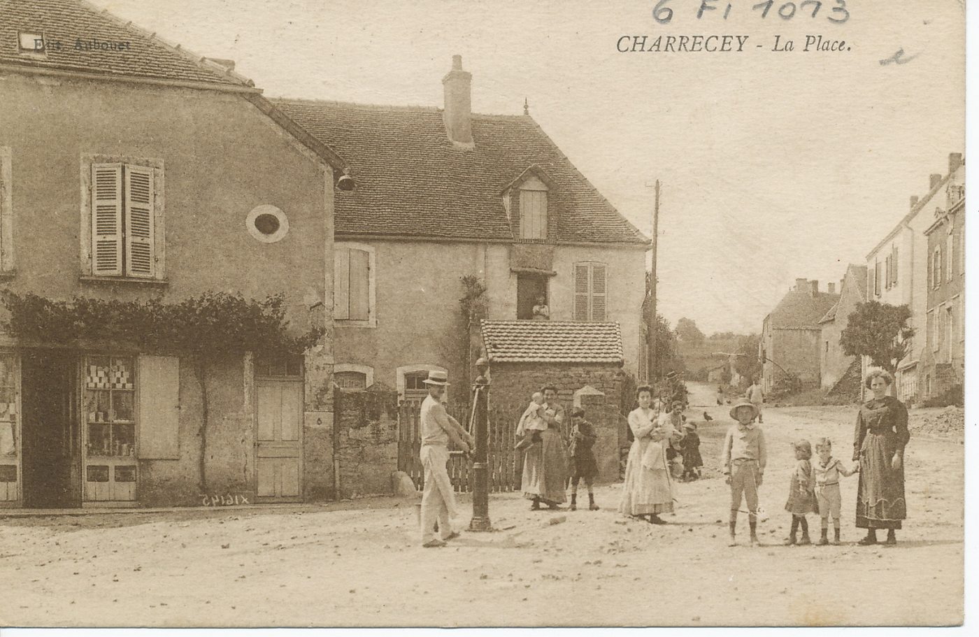 Charrecey. La place.