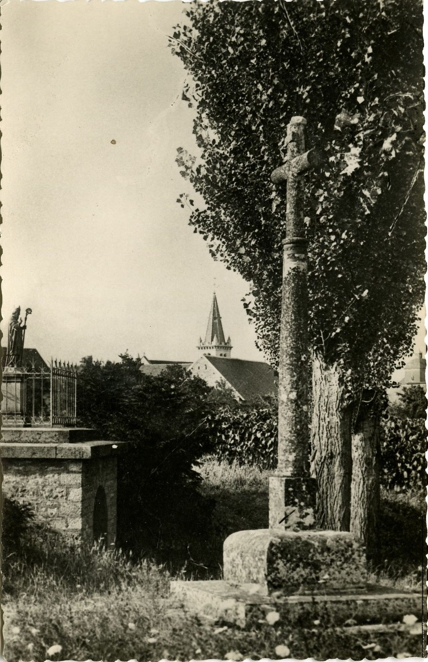 Saint-Loup-de-Varennes. Source miraculeuse de Saint-Loup.