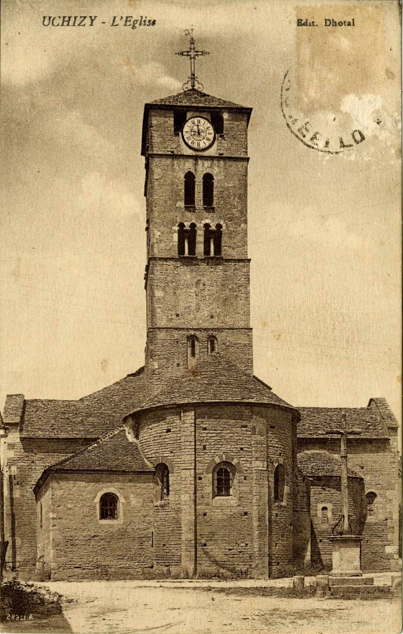 Uchizy. L'église.