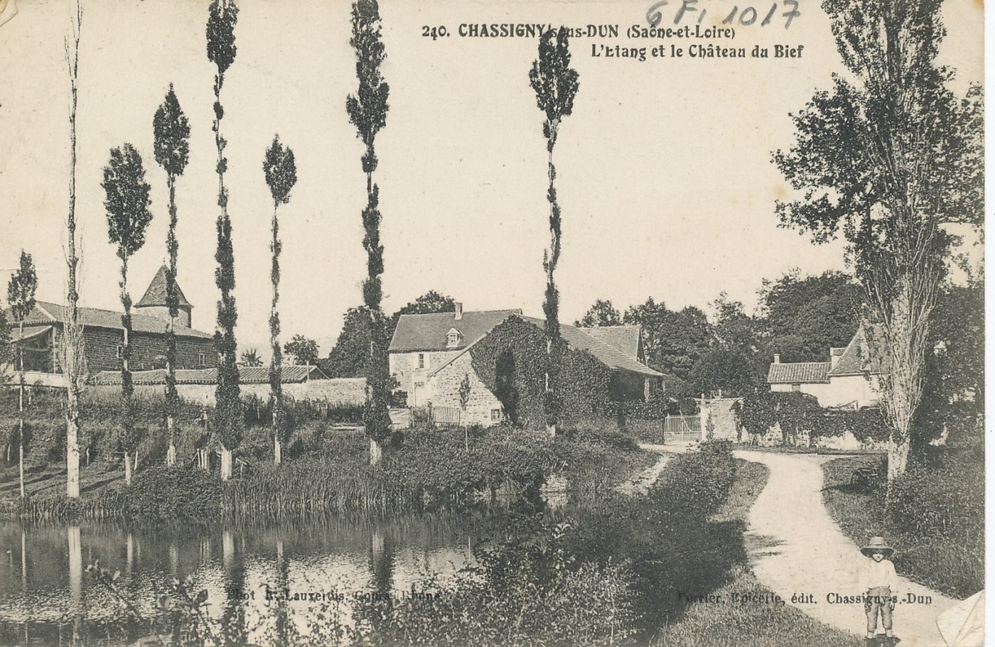 Chassigny-sous-Dun. L'étang et le château du Bief.