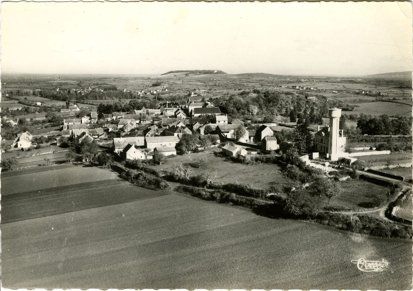 Ameugny. Vue générale aérienne.