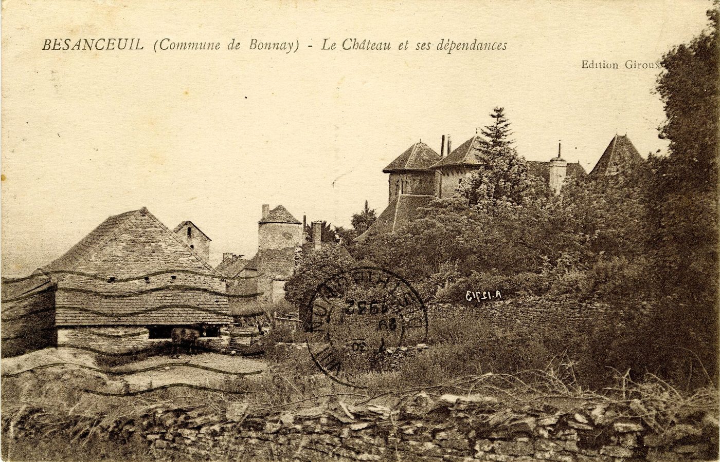 Besanceuil (commune de Bonnay). Le château et ses dépendances.