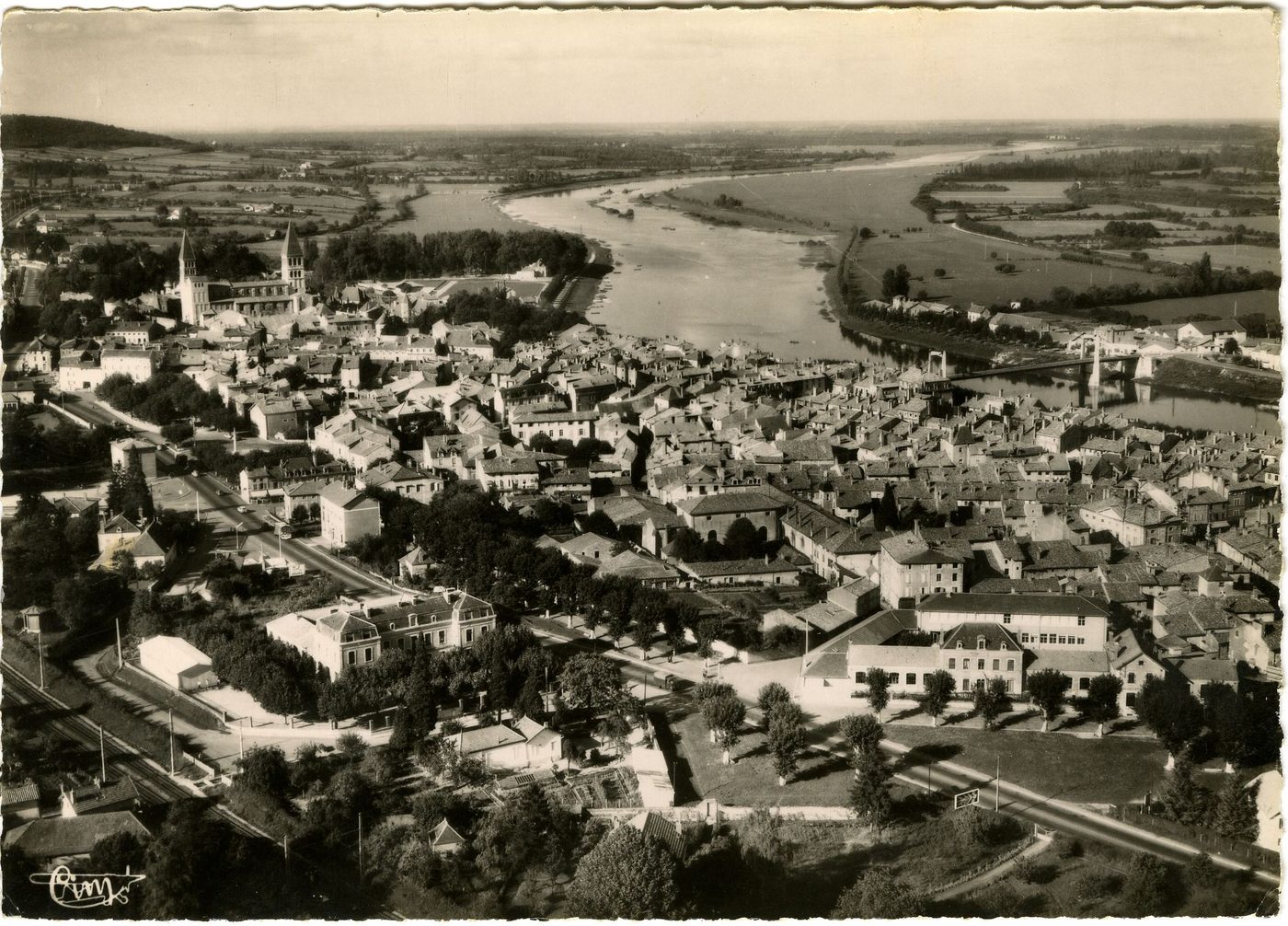 Tournus. Vue aérienne.