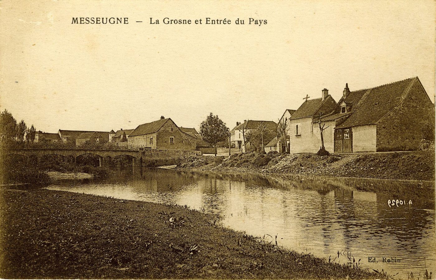 Messeugne. La Grosne et entrée du pays.
