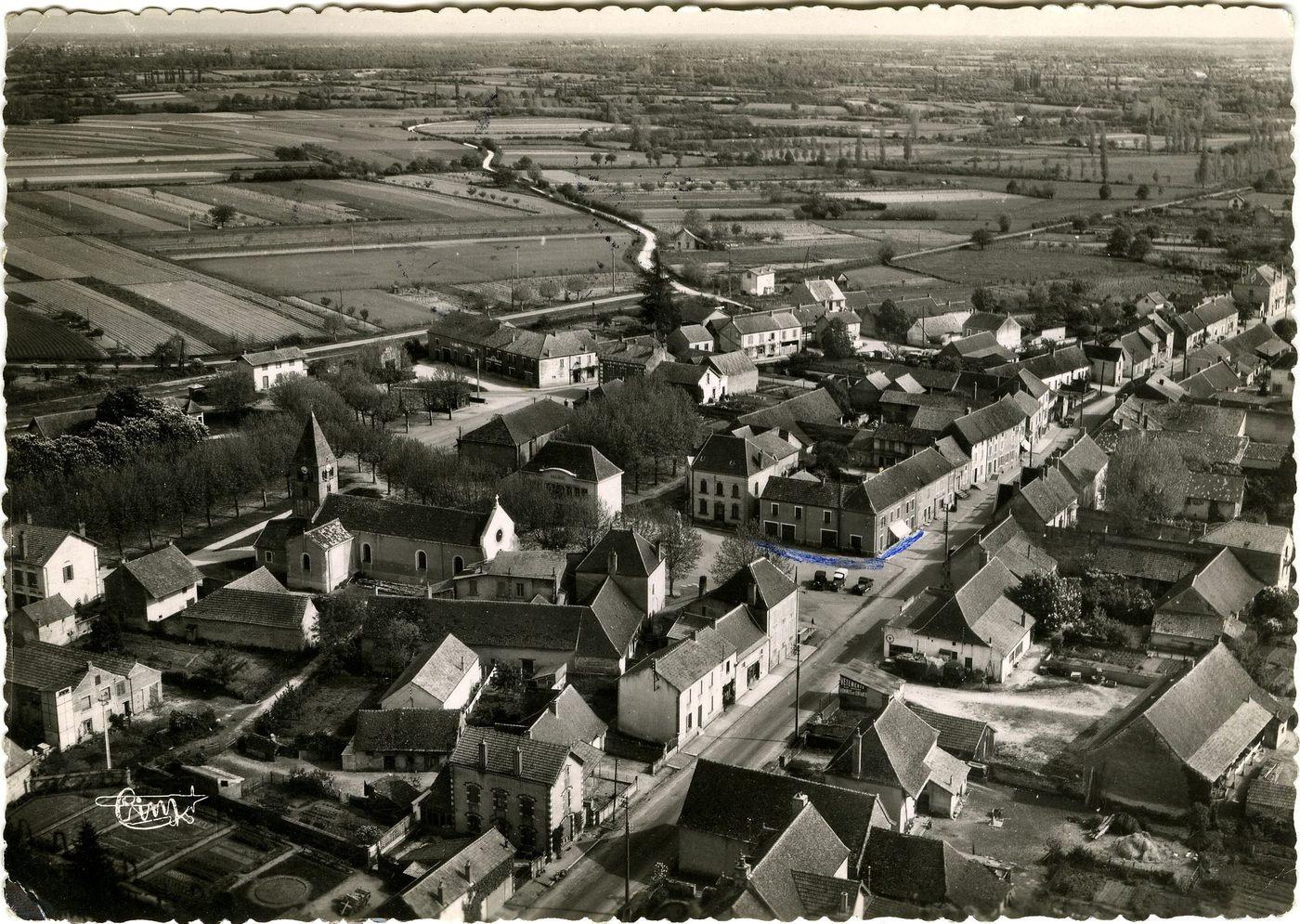 Simandre. Vue aérienne panoramique.