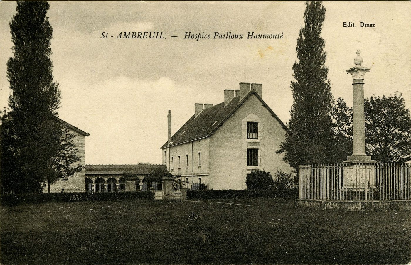 Saint-Ambreuil. Hospice Pailloux Haumonté.