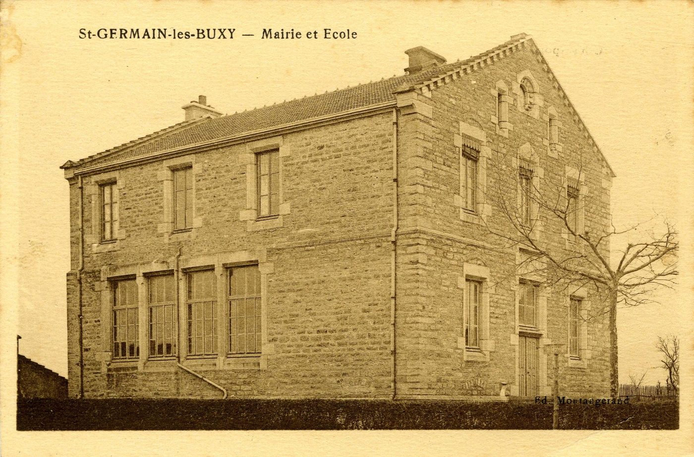 Saint-Germain-lès-Buxy. Mairie et école.