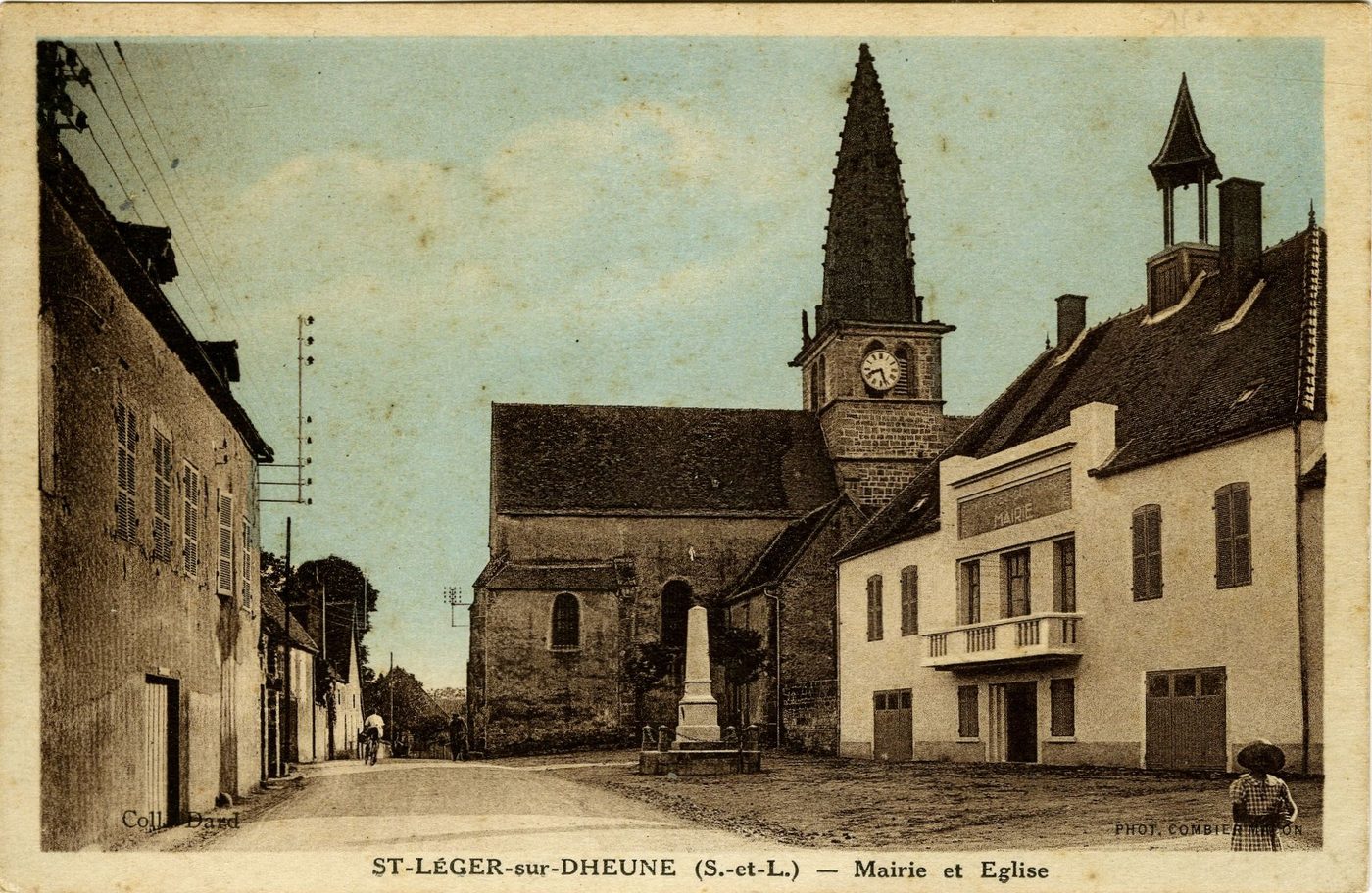Saint-Léger-sur-Dheune. Mairie et église.