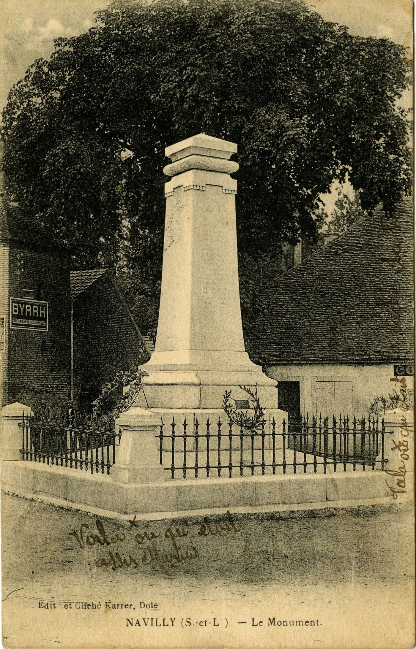 Navilly. Le monument.
