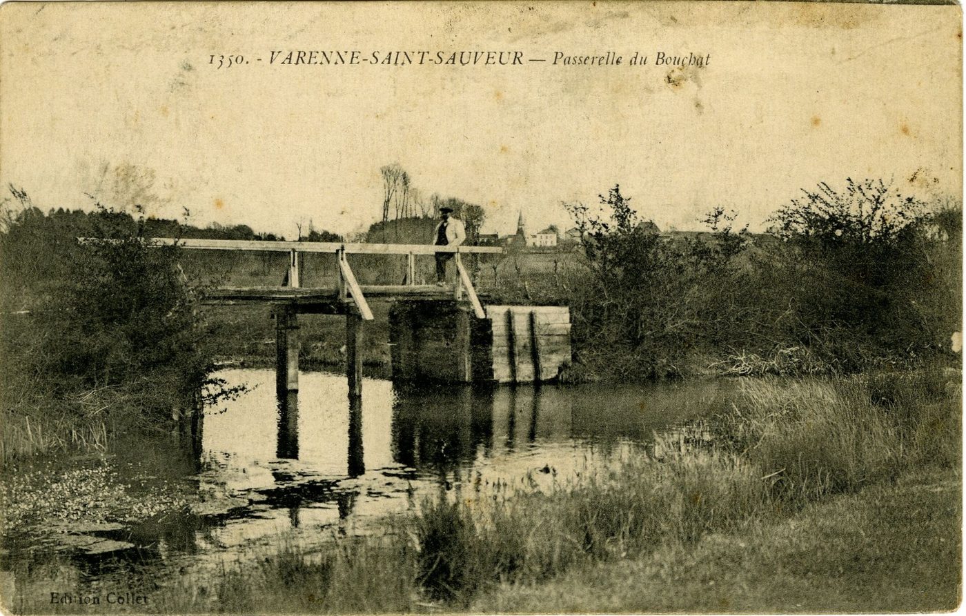 Varenne-Saint-Sauveur. Passerelle du Bouchat.