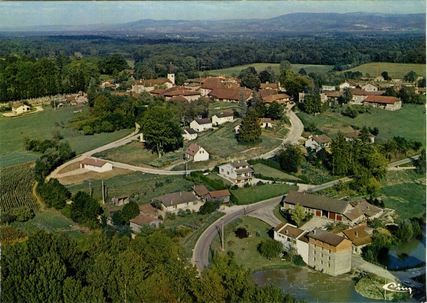 Varennes-Saint-Sauveur. Vue générale aérienne.