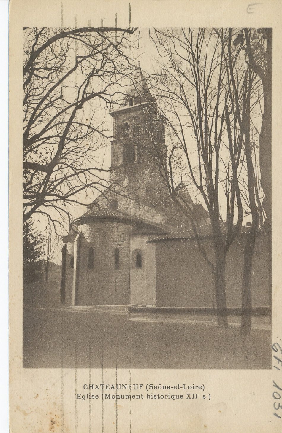 Châteauneuf (Saône-et-Loire). Eglise monument historique XIIe s.