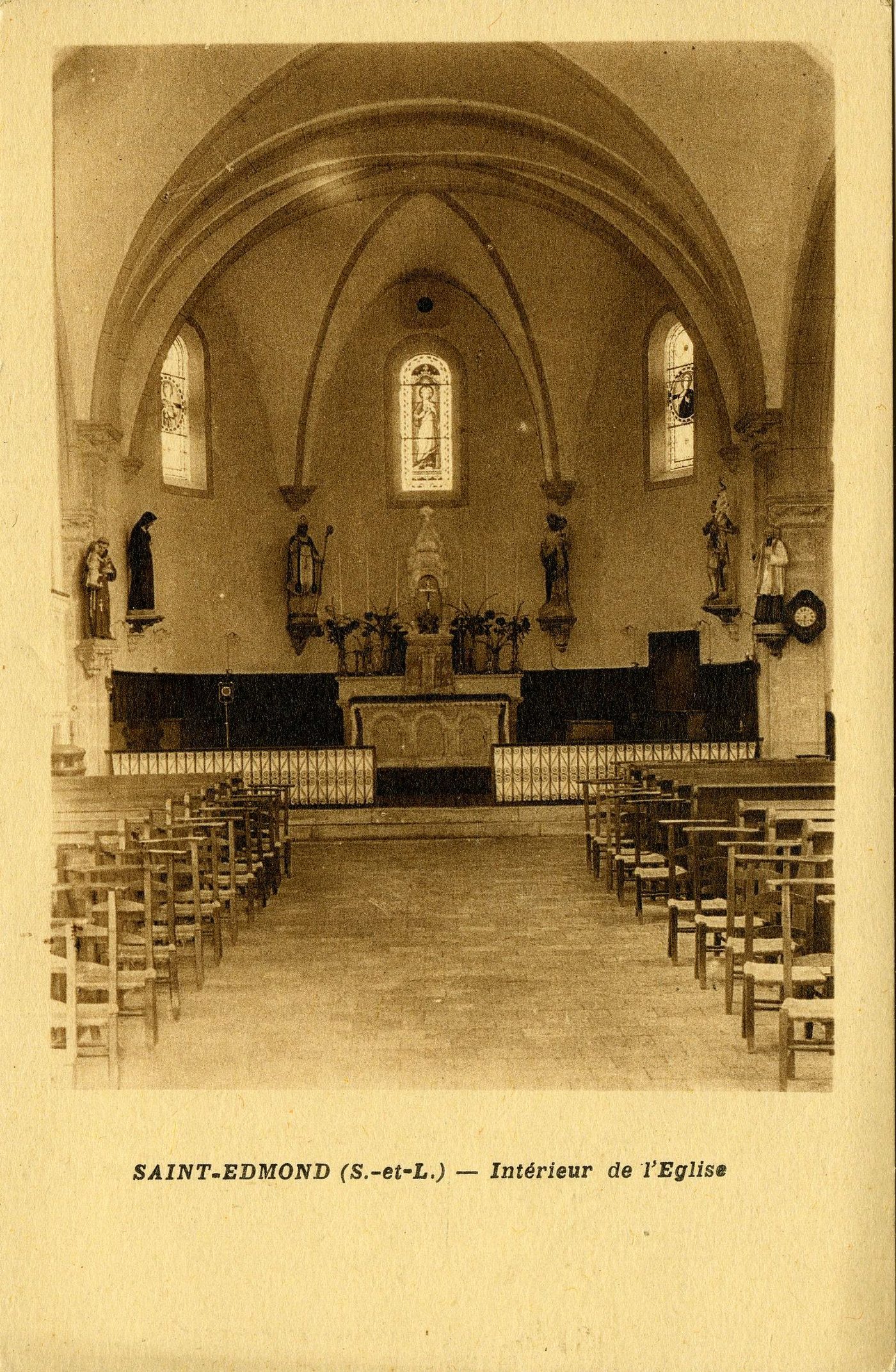 Saint-Edmond. Intérieur de l'église.