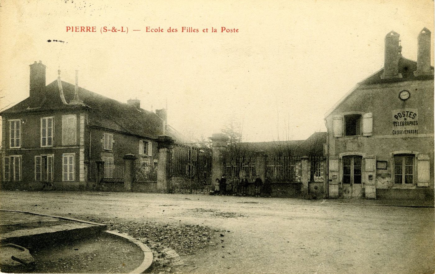 Pierre. Ecole des filles et la poste.