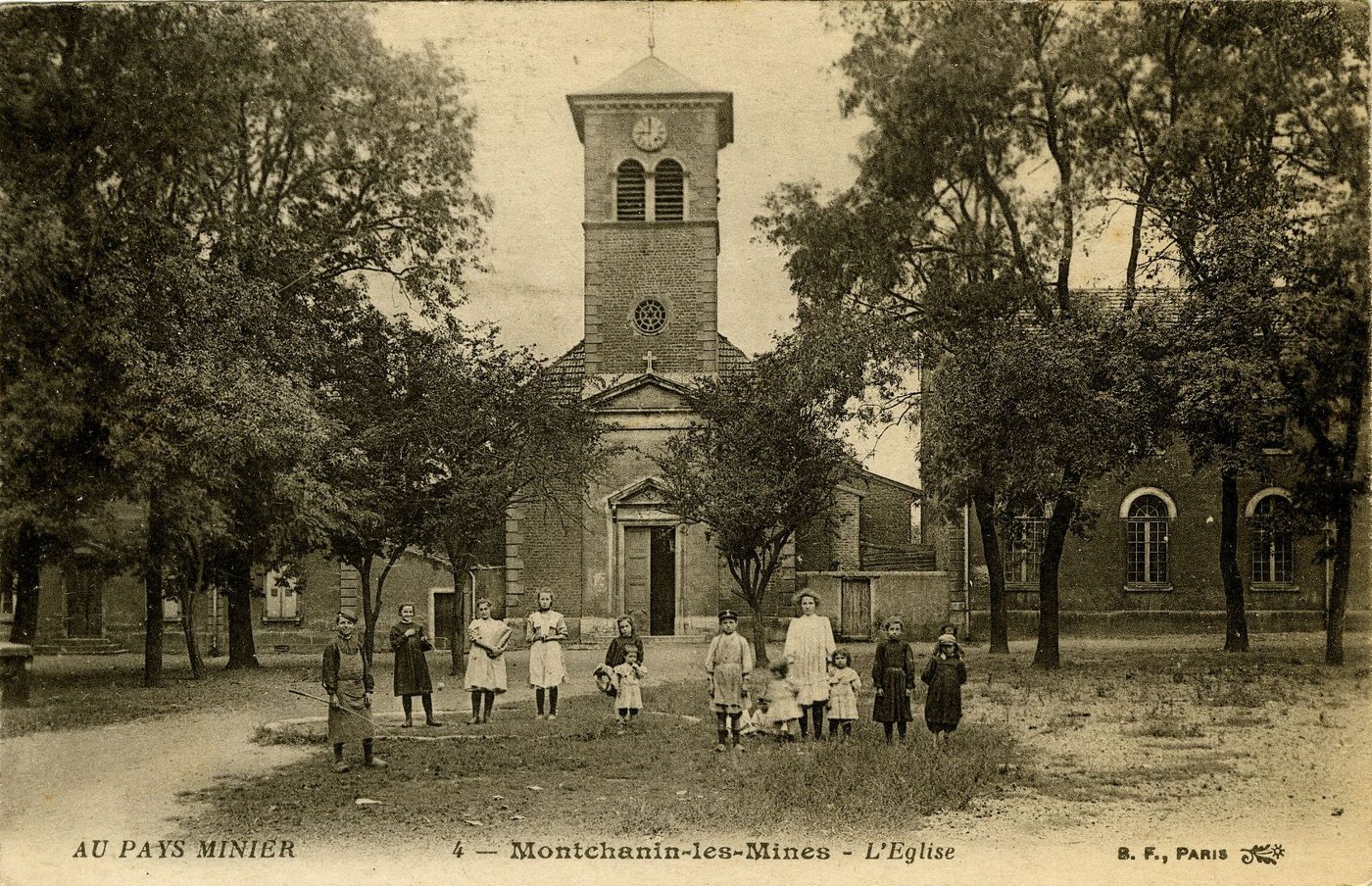 Au bassin minier. Montchanin-lès-Mines. L'église.
