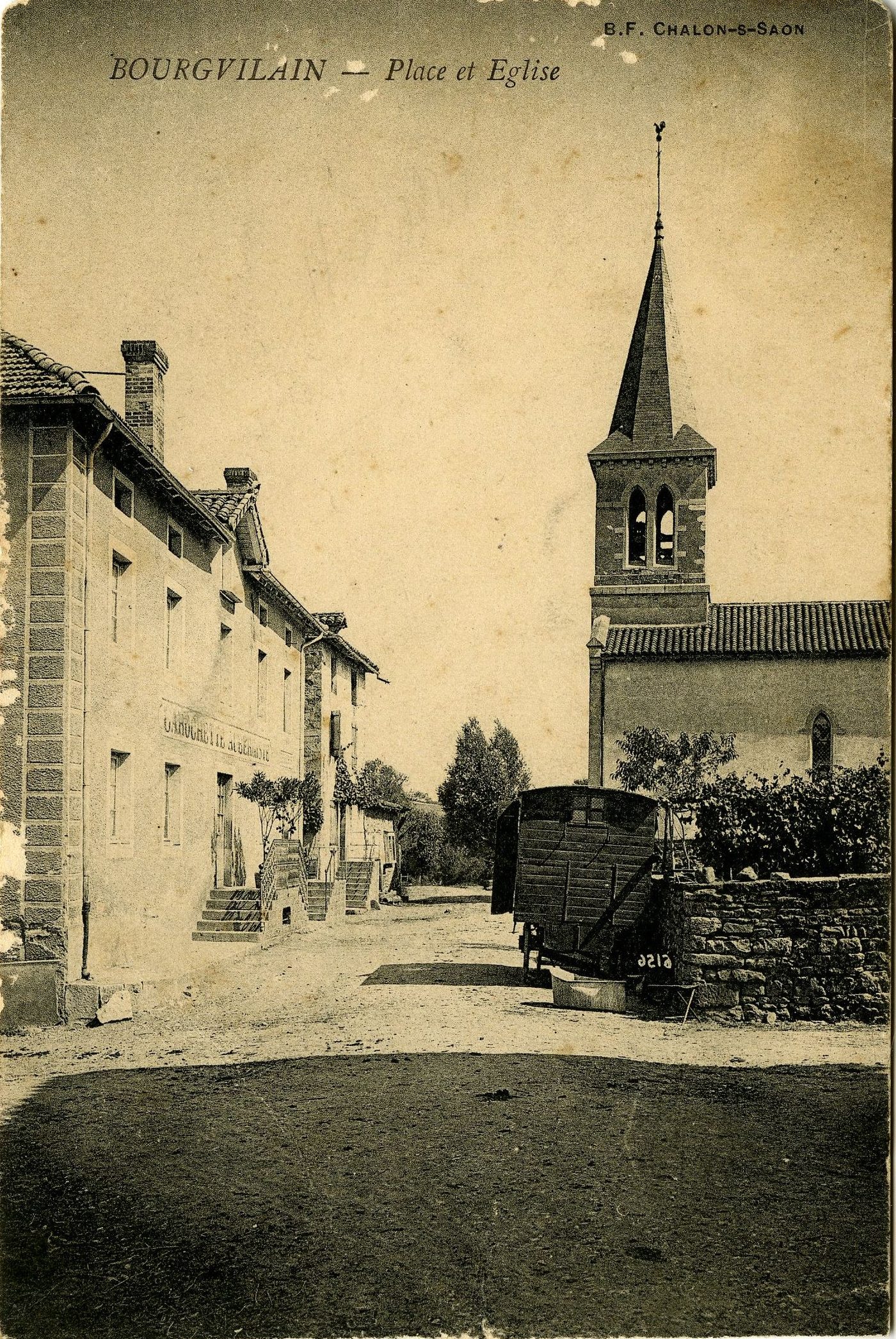 Bourgvilain. Place et église.