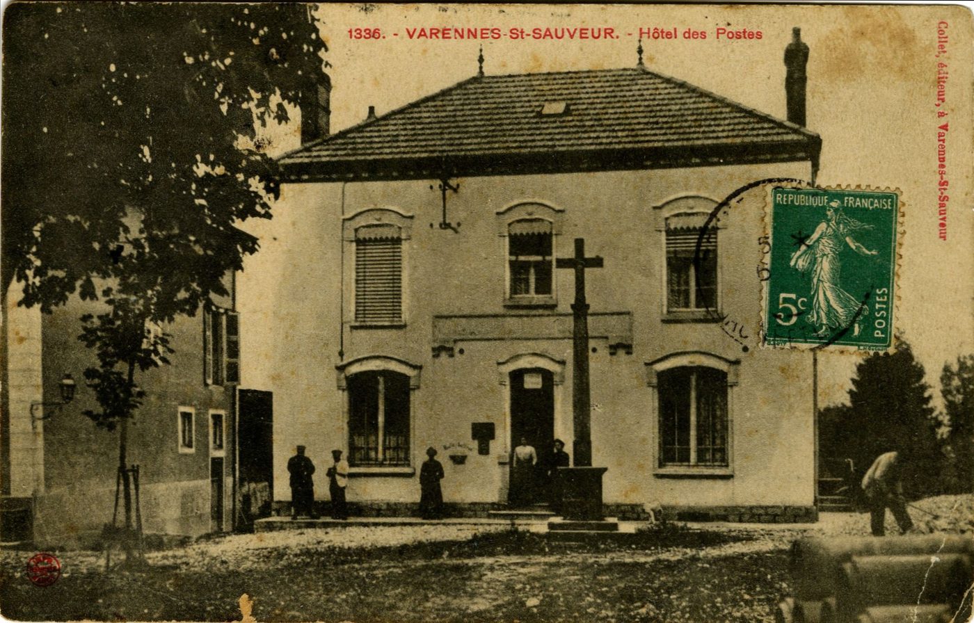 Varennes-Saint-Sauveur. Hôtel des postes.