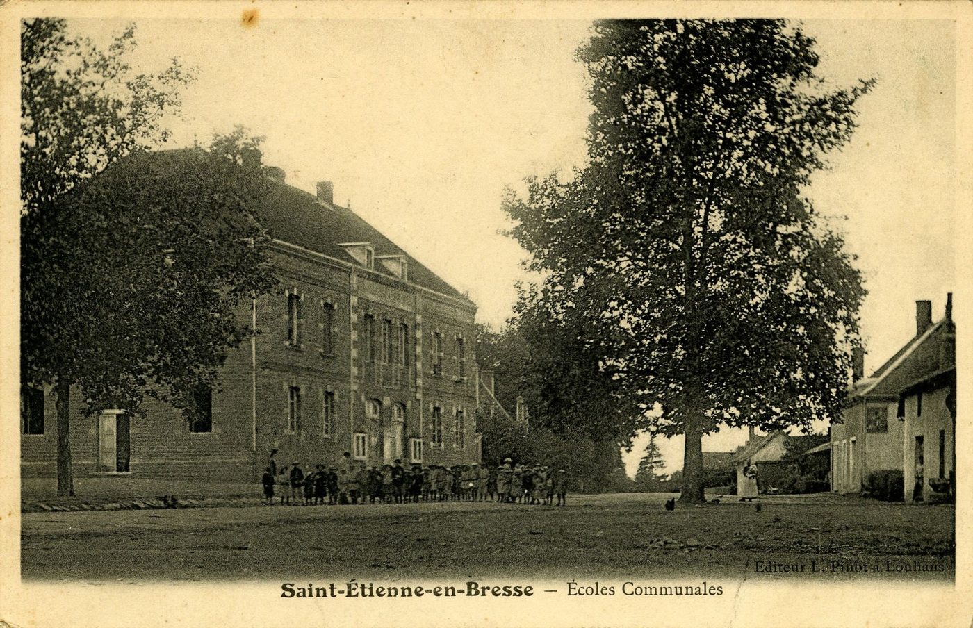 Saint-Etienne-sur-Arroux. Ecoles communales.