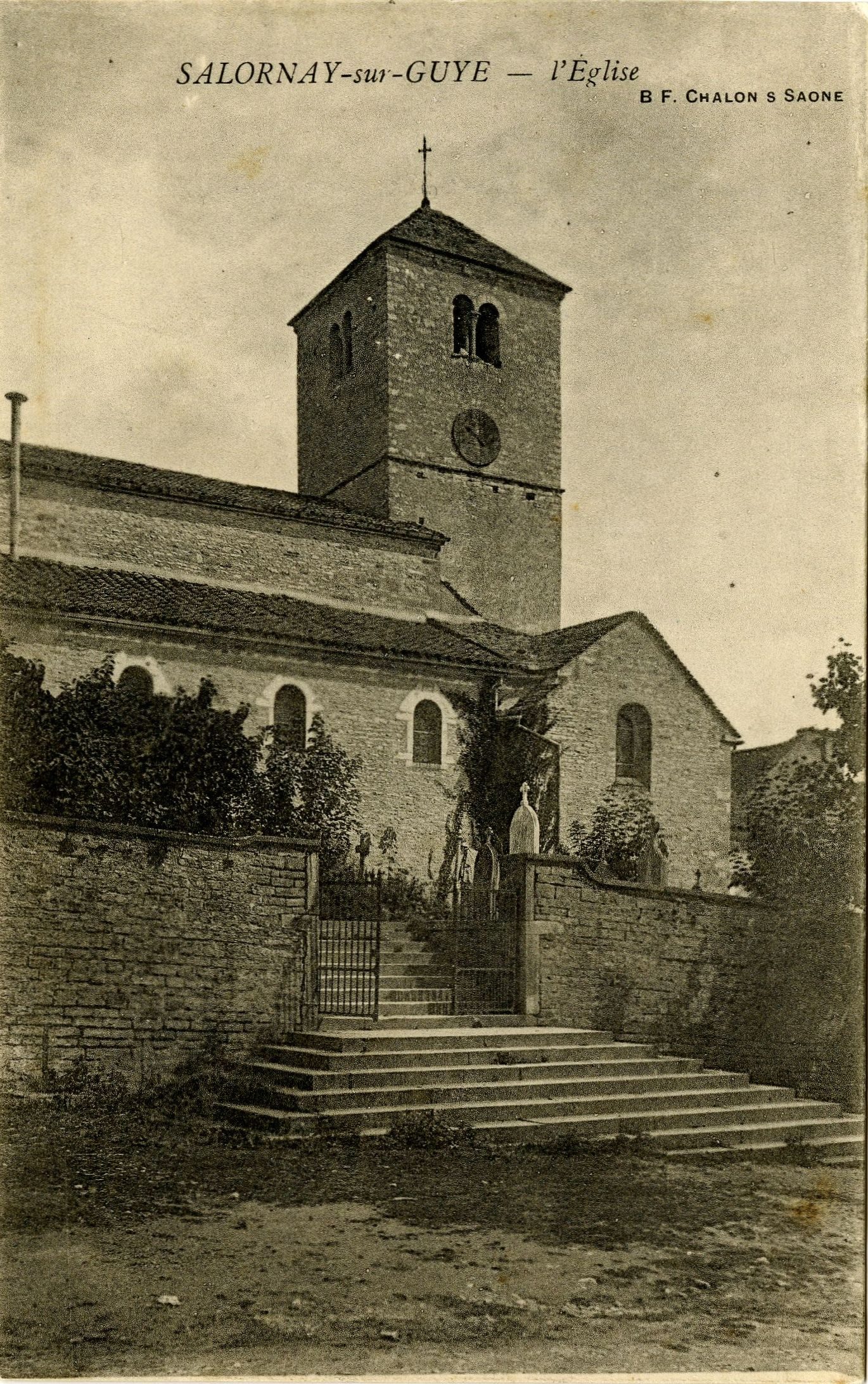 Salornay-sur-Guye. L'église.