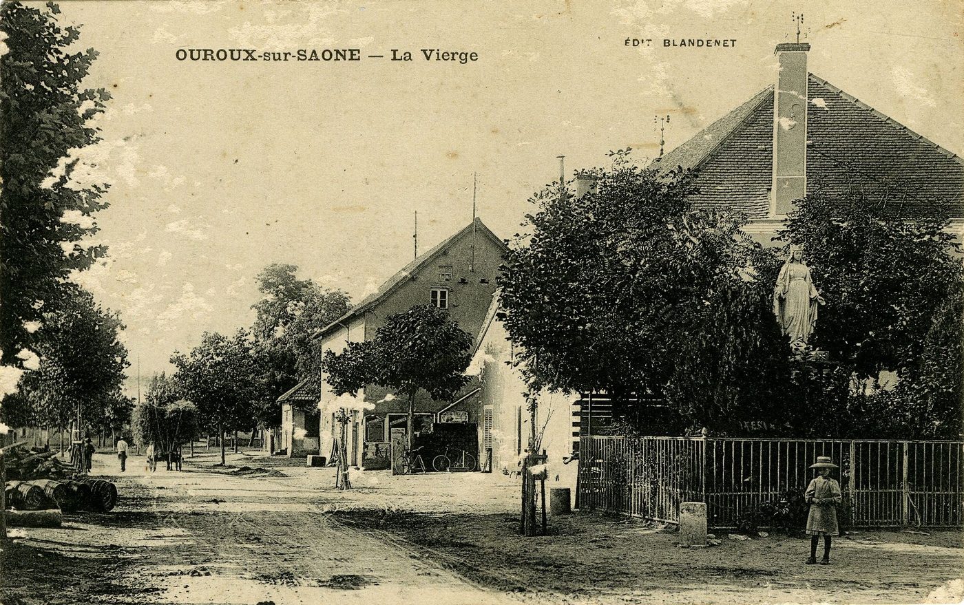 Ouroux-sur-Saône. La vierge.