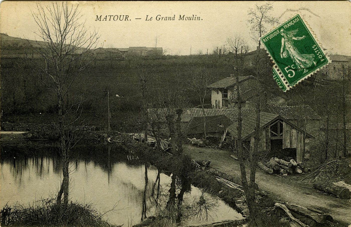 Matour. Le grand moulin.