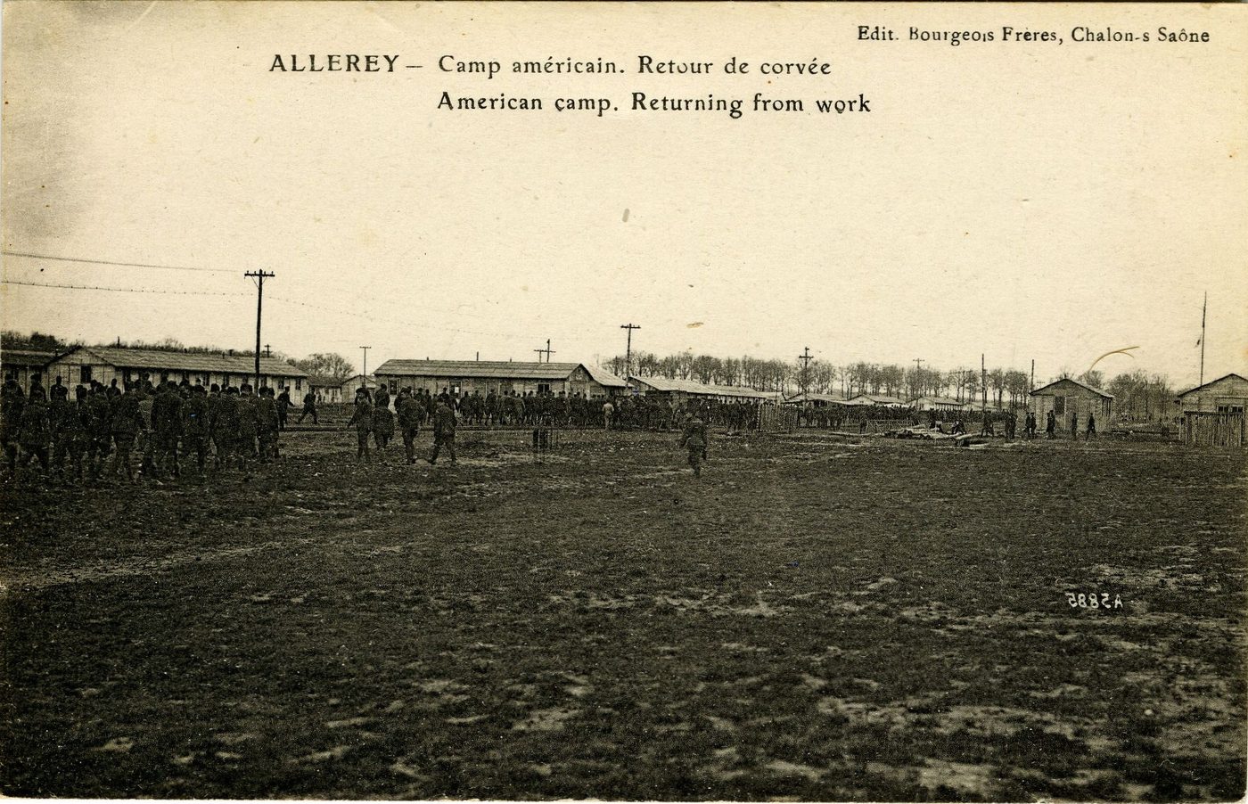 Allerey. Camp américain. Retour de corvée.