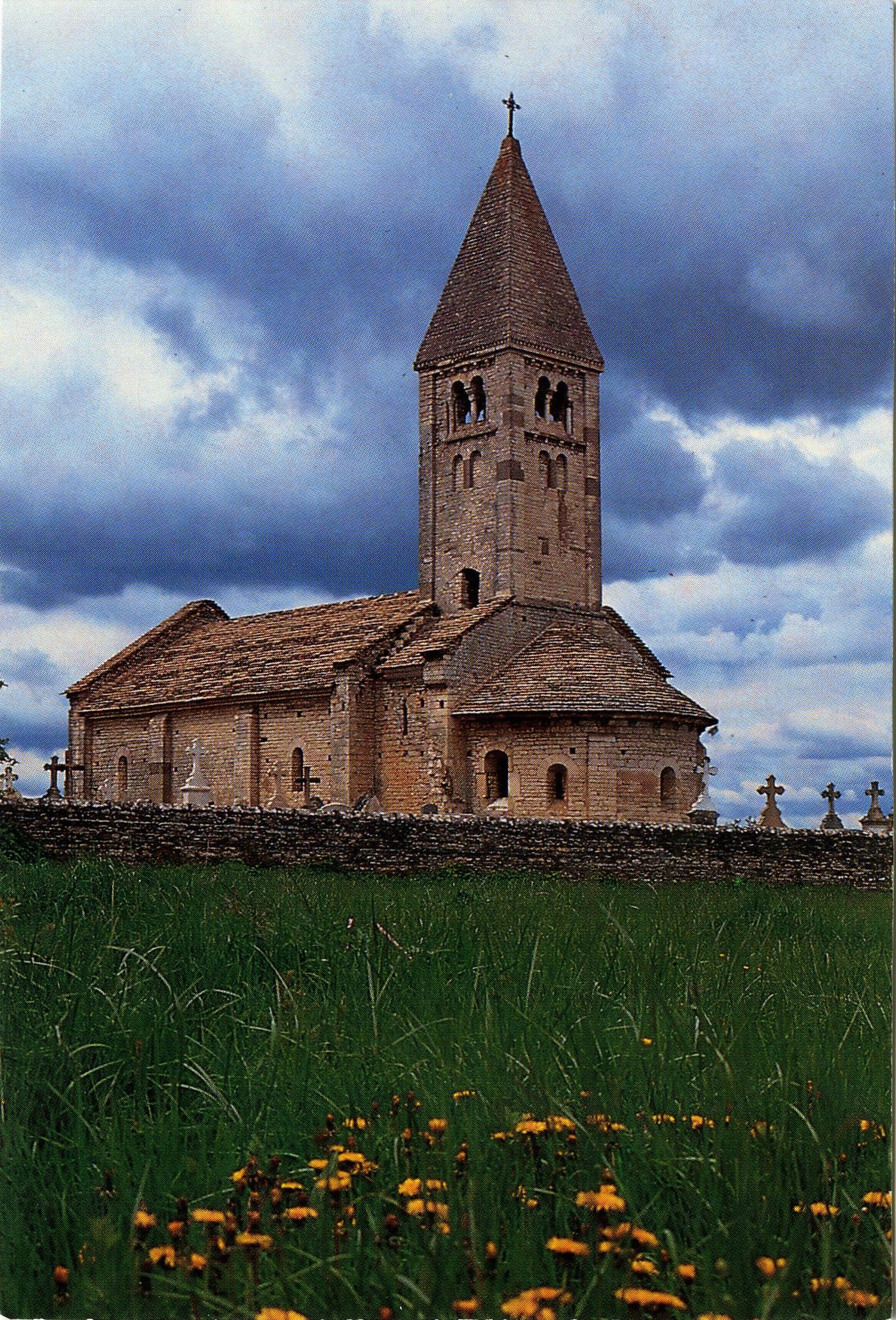 Eglise Saint-Martin d'Ougy. Milieu du XIIe s.