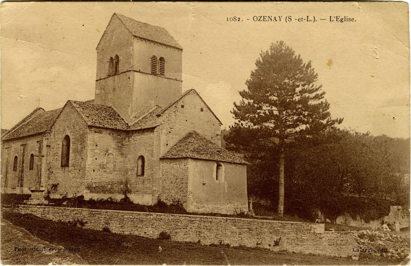 Ozenay. L'église.