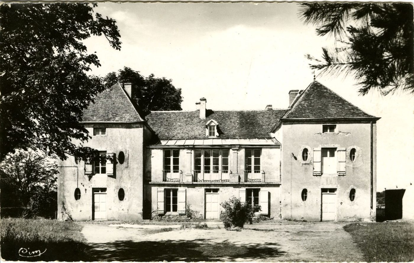 Le Rousset. Le château de la colonie de vacances de Grand-Fussy.