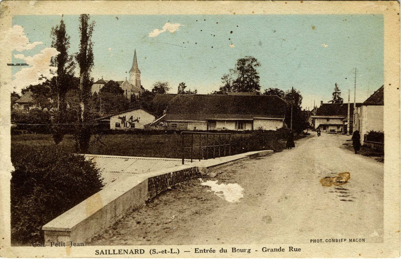 Saillenard. Entrée du bourg. Grande rue.