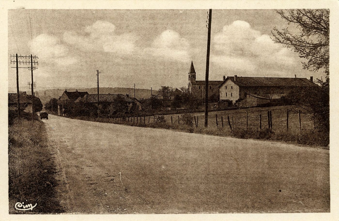 Lacrost. L'église et les fermes.