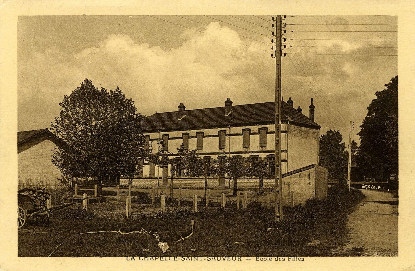 La Chapelle-Saint-Sauveur. Ecole des filles.