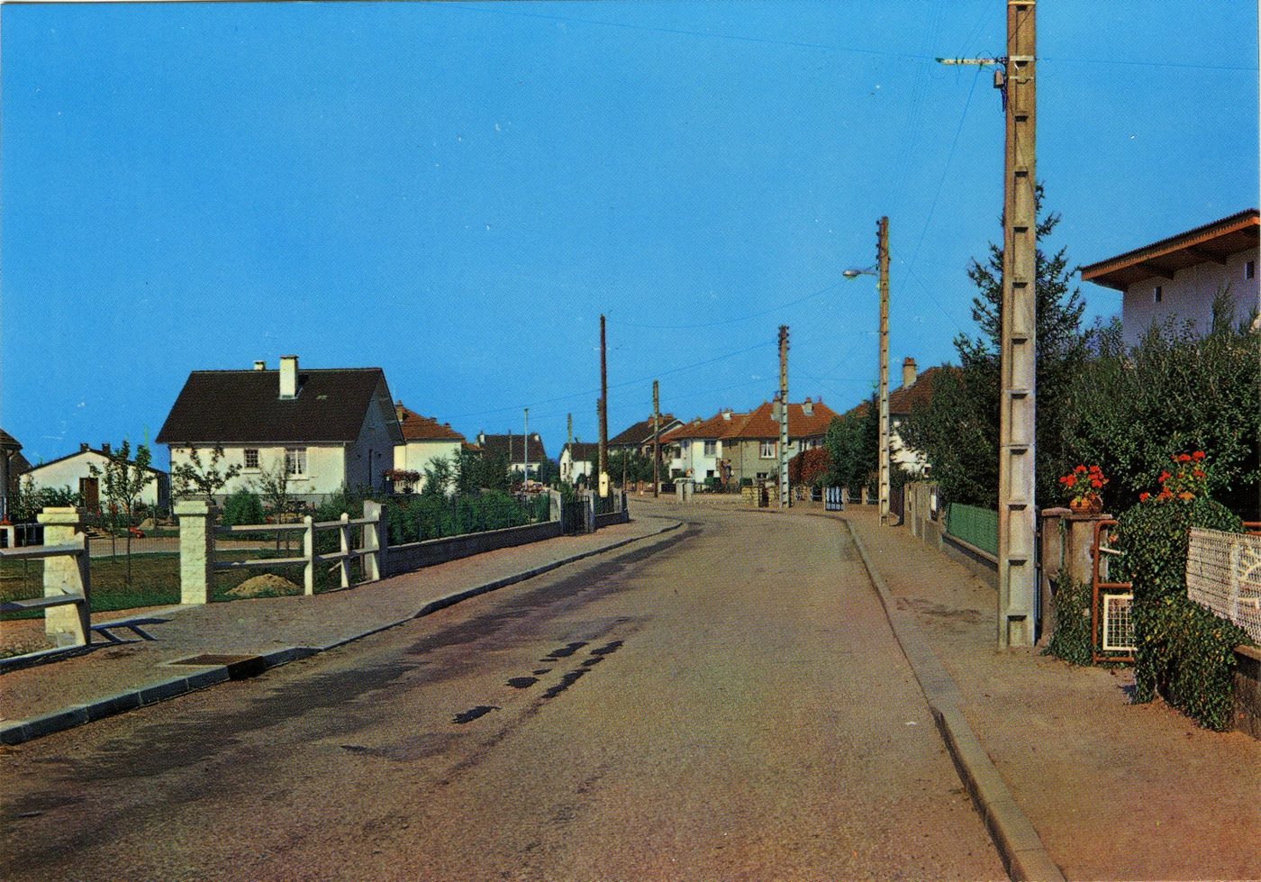 Mesvres. Quartier de la gare.