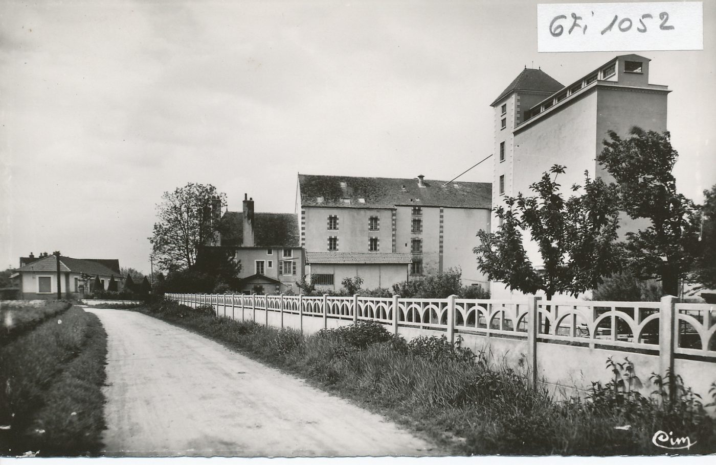 Chaudenay. Les minoteries.