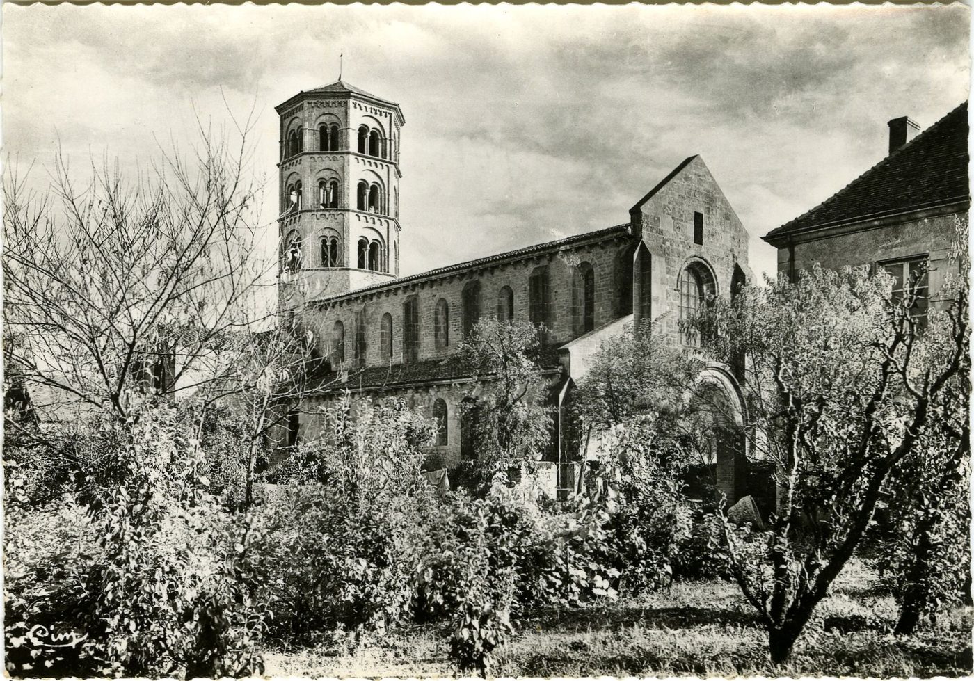 Anzy-le-Duc. Eglise romane (XIe s., XIIe s.)