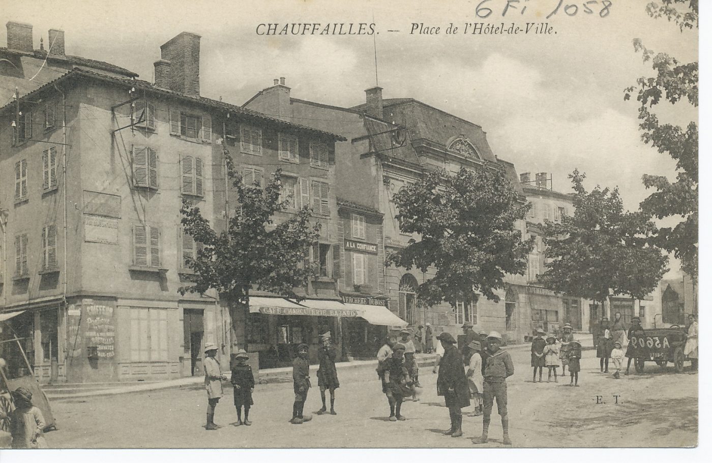 Chauffailles. Place de l'hôtel de ville.