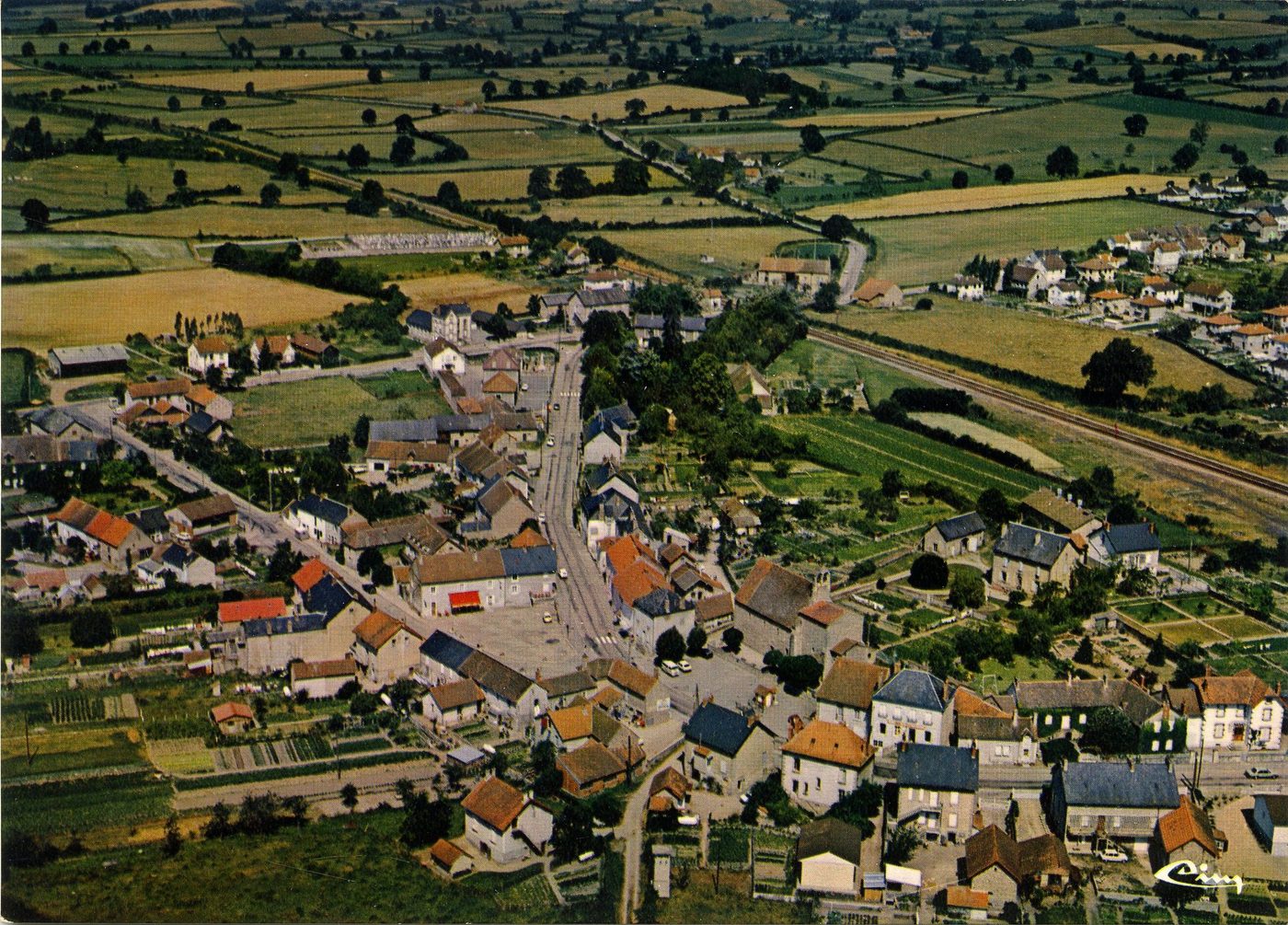 Mesvres. Vue générale aérienne.