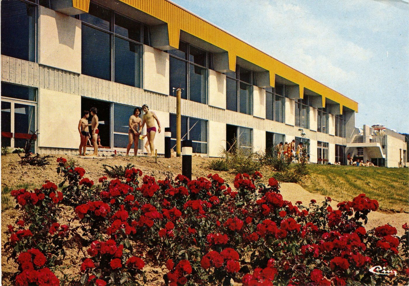 Montceau-les-Mines. La piscine.
