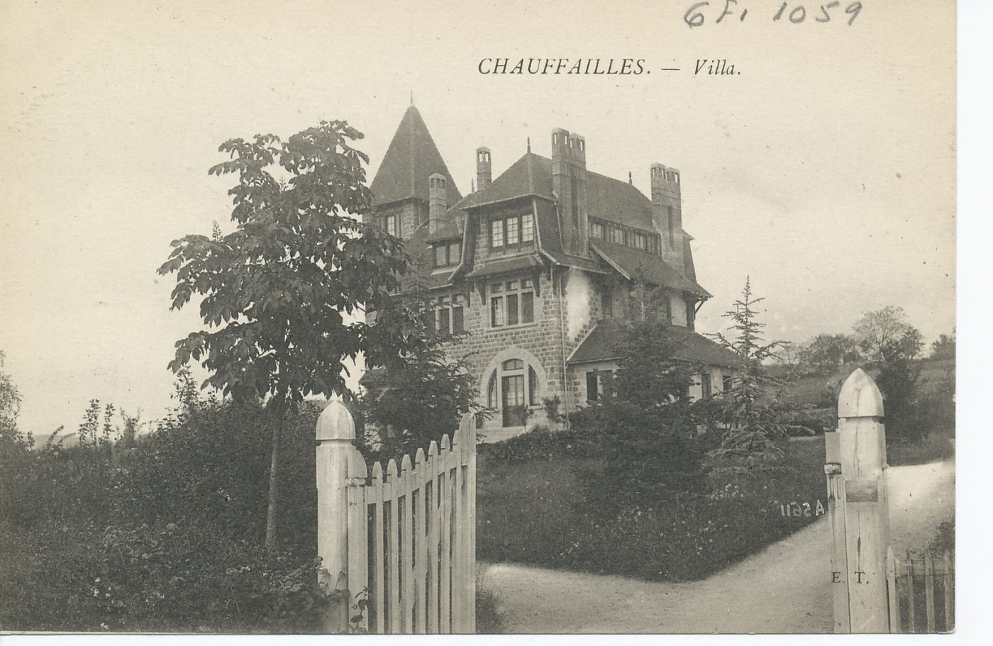 Chauffailles. Villa.