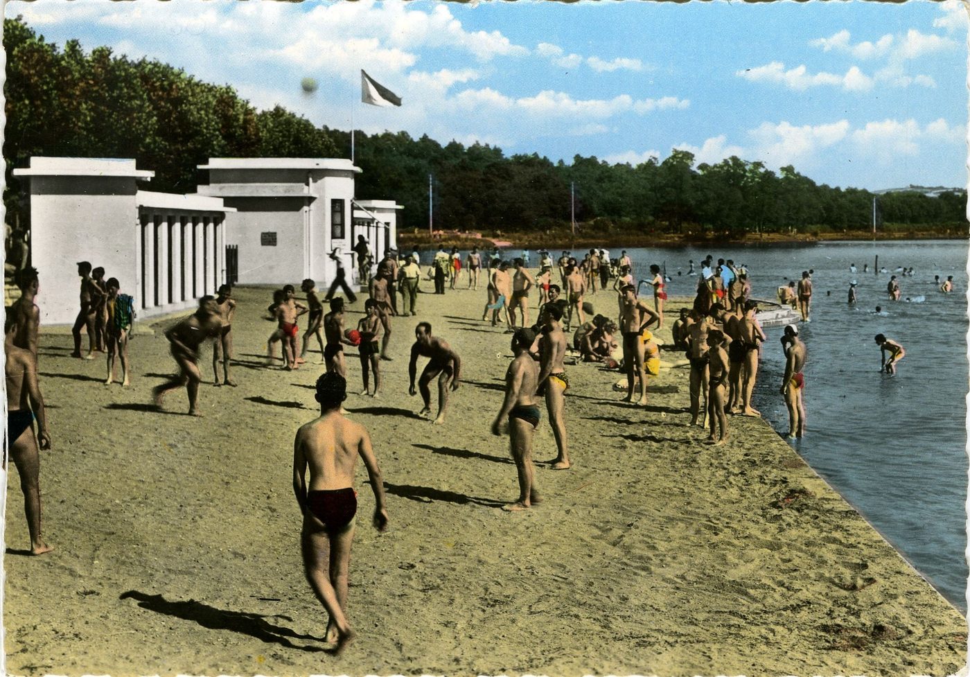 Montceau-les-Mines. La plage.