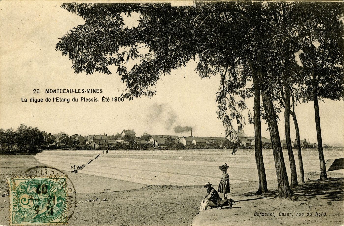 Montceau-les-Mines. La digue de l 'Etang du Plessis. Eté 1906.